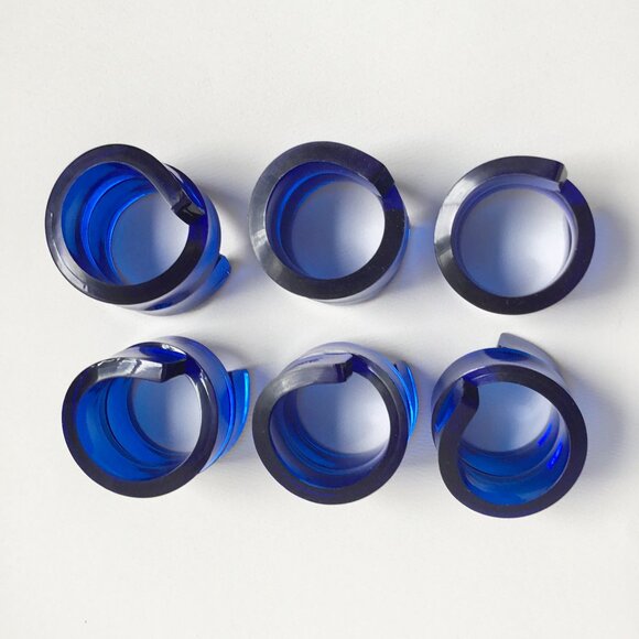 Postmodern Blue Transparent Lucite Plastic Double Twist Spiral Napkin Rings 6pcs - Picture 3 of 6